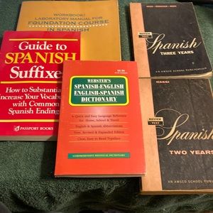 Bundle of five paperback, Spanish language resources